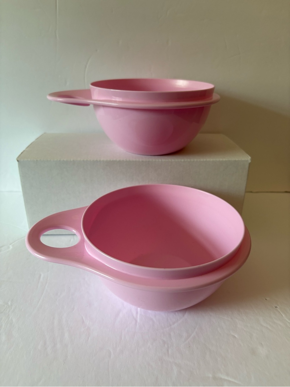 Tupperware Thatsa Bowl Set of Two 600 ml 2.5 cups No Lids Pink